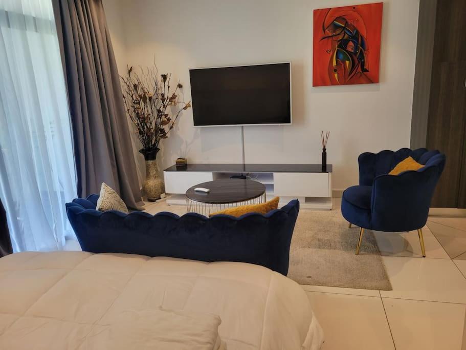 Spacious Executive Studio Apartment Accra Exterior photo